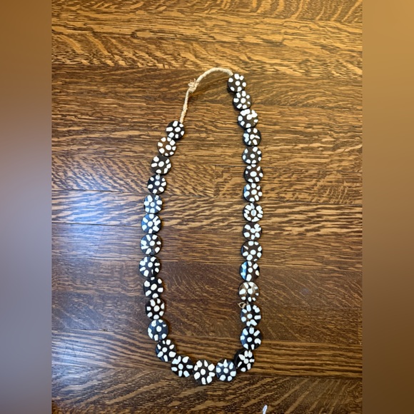 Ann Mashburn Brown and White Beaded Necklace - Picture 4 of 5